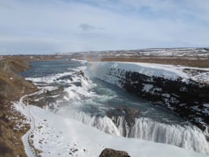 延伸閱讀：冰島自助旅遊 |冰島必去景點，黃金圈 Golden Circle (辛格偉德利國家公園、冰島間歇泉、黃金瀑布、火山口湖)、 賽里亞蘭瀑布Seljalandsfoss~